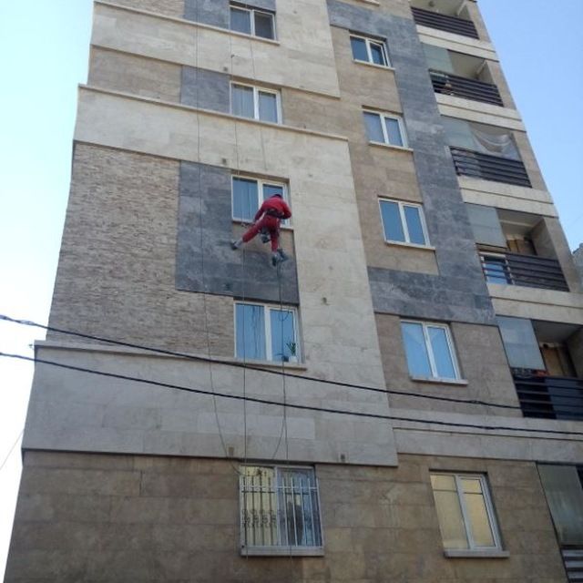 نصب پیچ و رولپلاک نما قزوین